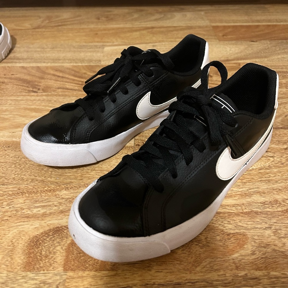 WOMEN'S NIKE COURT ROYALE 2 LOW SNEAKERS